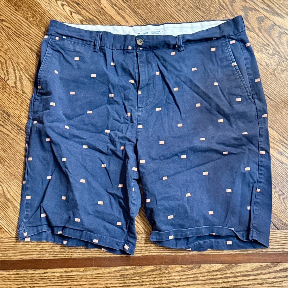 Old Navy Men's Navy Blue‎ Shorts with American Flags